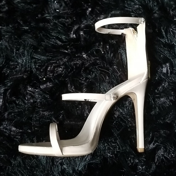 Quipid Nude Colored Strappy Heels Sz 8 - Picture 3 of 4